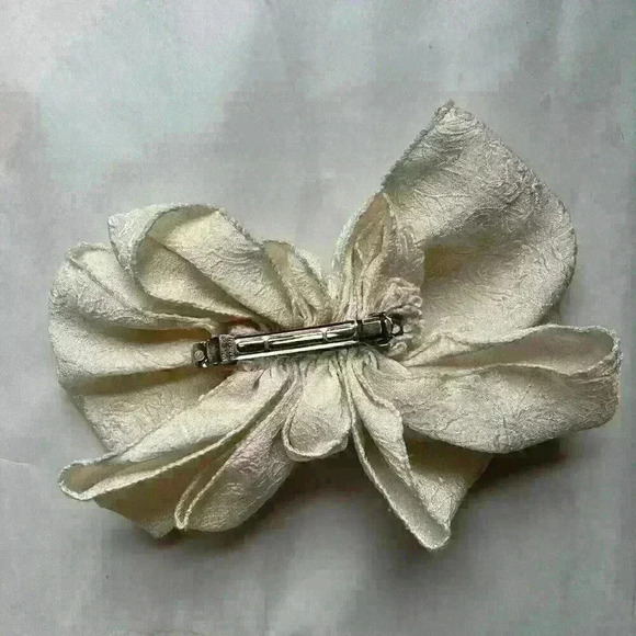 Vintage 80s Hair Alligator Clip Ivory Bow - Picture 2 of 5